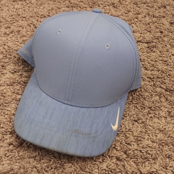 Nike Hat   - Picture 1 of 6
